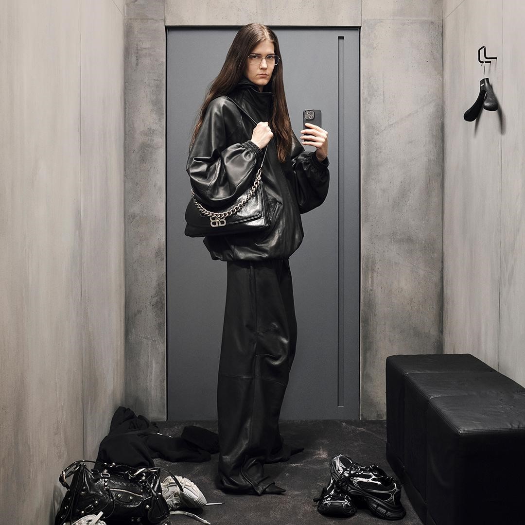 Balenciaga- 1